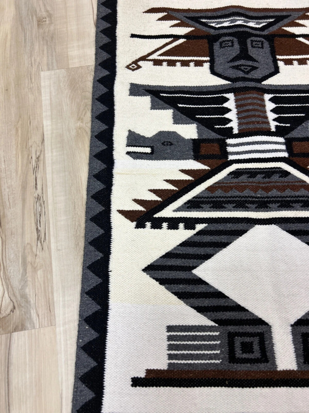 Vintage hand woven Ecuadorian wool area rug - Picture 5 of 5